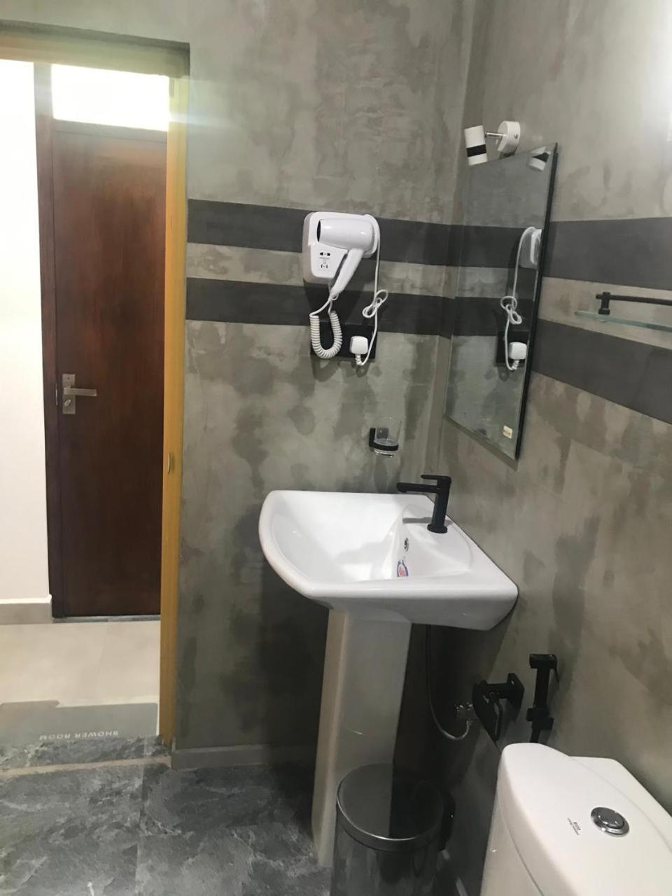Flip Flop Inn מיריסה מראה חיצוני תמונה